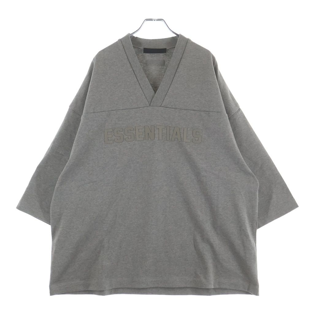 FEAR OF GOD ESSENTIALS (フィアオブゴッド エッセンシャルズ) V NECK JERSEY ラバーロゴ Vネック ヘビーオンス半袖Tシャツ グレー