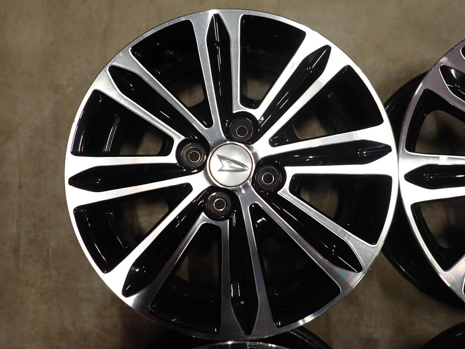 4本SET 会社宛 送料無料 15×4.5J ダイハツ タントカスタム LA600S 純正