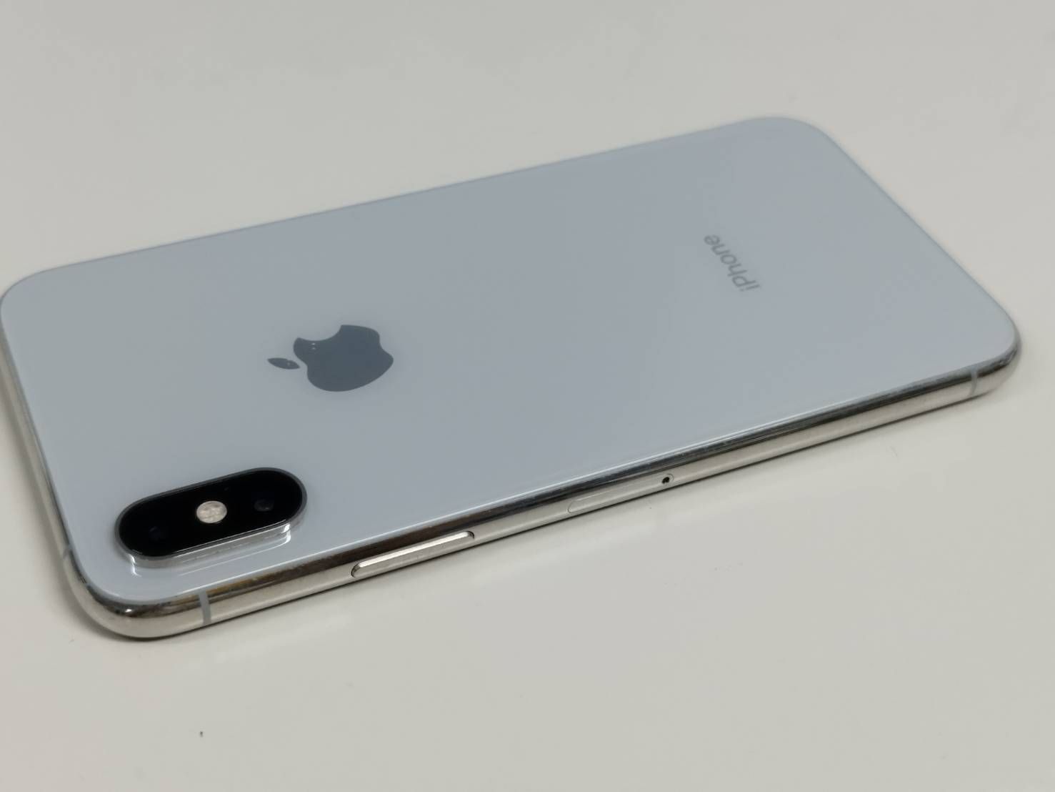 iPhone Xs 64GB シルバー SIMフリー 中古 Bランク - メルカリ