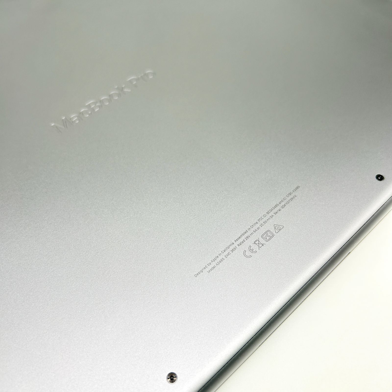 即配【良品】Apple MacBook Pro 2021年モデル 16-inch A2485 Apple M1 Max GPU 32コア メモリ 64GB SSD 1TB シルバー JIS配列 最大容量100％ 動作確認済 送料無料
