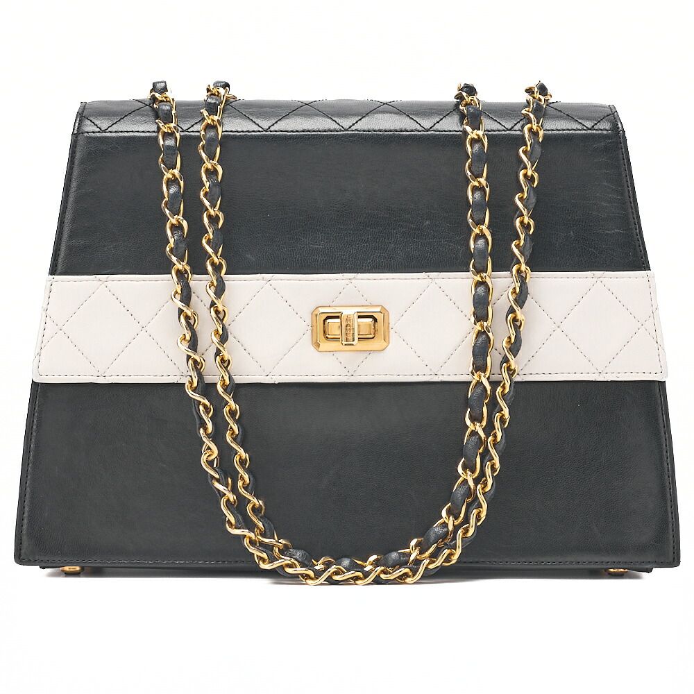 CHANEL シャネル　マトラッセ　台形　2.55ターンロック　シングルフラップ　チェーンショルダー　ラムスキン　黒×白（ゴールド金具） レディース　トートバック　ハイブランド【中古】【送料無料】