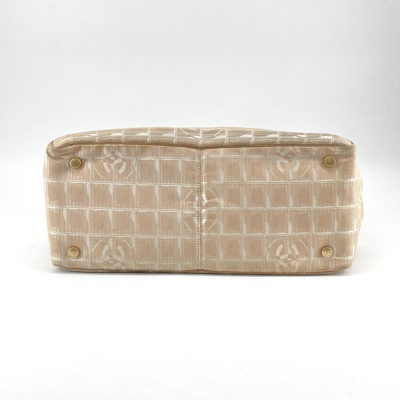 CHANEL（シャネル） ニュートラベルライントートMM トートバッグ