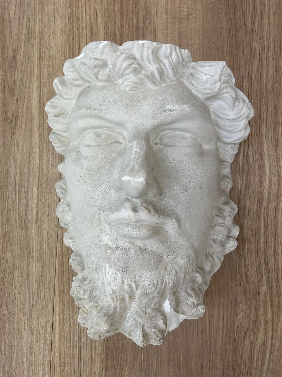 白い彫刻顔レリーフ(ルキウス・ウェルス帝) 大きめの装飾品 石膏像 ルキウス・ウェルス 大顔面 美術教材 デッサン オブジェ 壁掛け