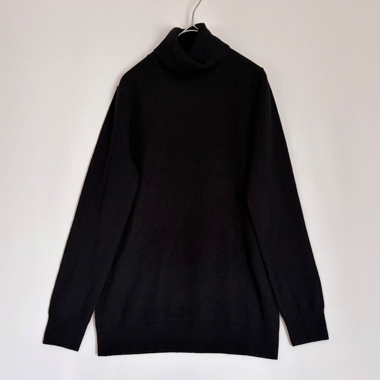 定価10万円以上セオリーリュクス　美品カシミヤ100%日本製　サイズ38 黒 セオリーリュクス Theory luxe カシミア100% カシミヤ ハイネック