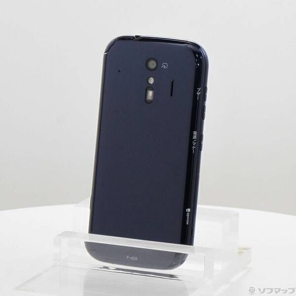 ソフマップ 〔中古品〕 らくらくスマートフォン 32GB ネイビー F-42A docomoロック解除SIMフリー【251】