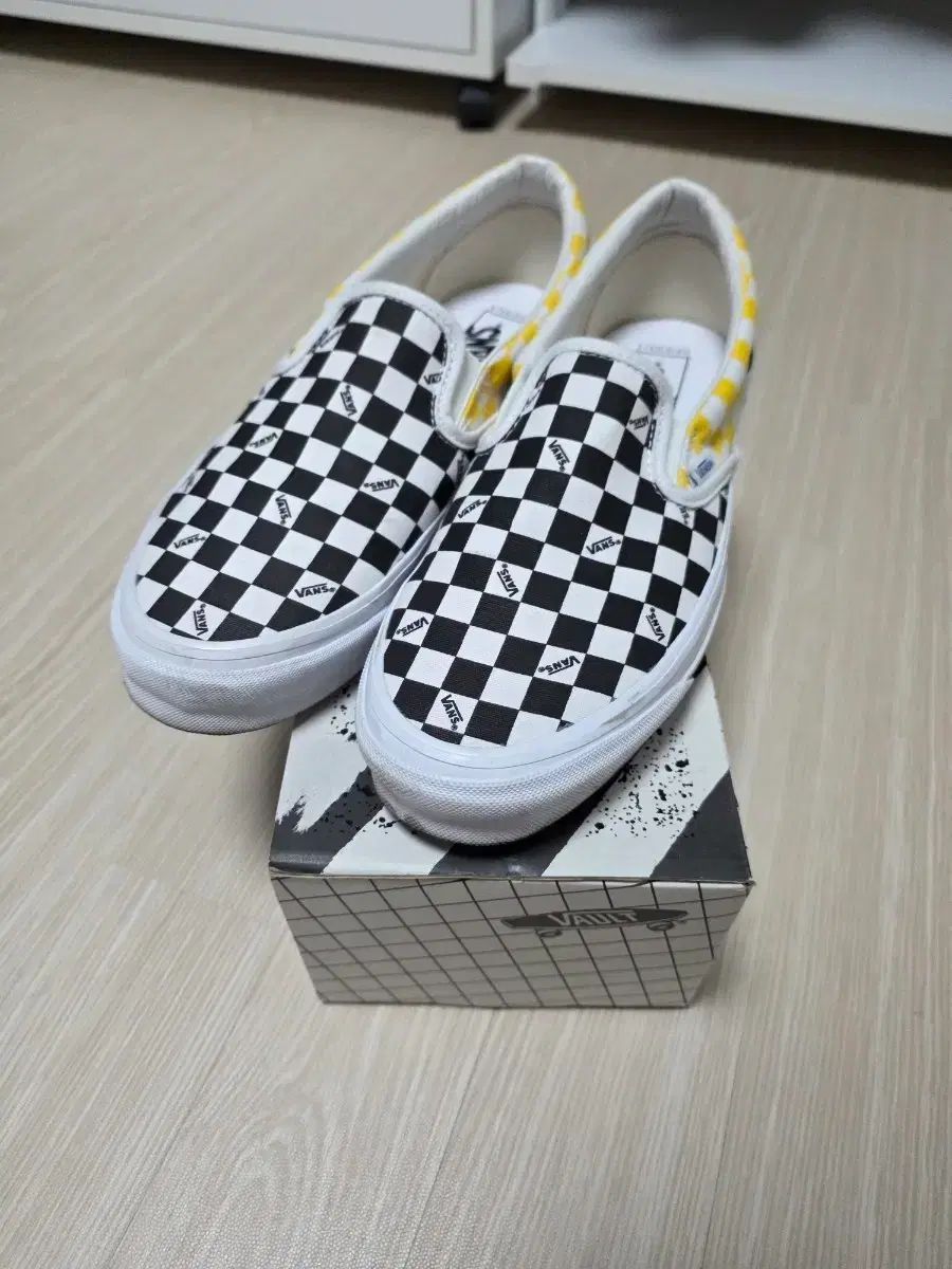 VANS チェッカーボード スリッポン イェロー US10