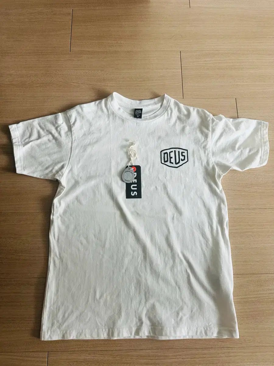 (新品) デウスエクスマキナ ソウル カレッジ アドレス Tシャツ M 20,004円
