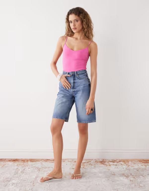 ウィークデイ レディース ボトムス ハーフパンツ・ショーツ ハイウエスト ショートパンツ デニム Weekday Curve high waist denim shorts wash Blue Hor