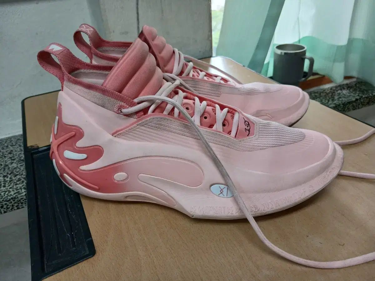 LI-NING wow 11 さくらんぼブラ