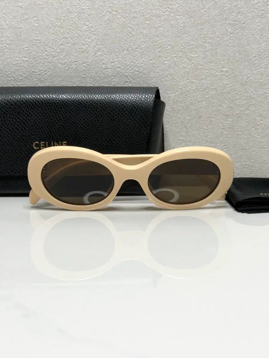 (正規品/A+)セリーヌ トリオンフ アセテート サングラス