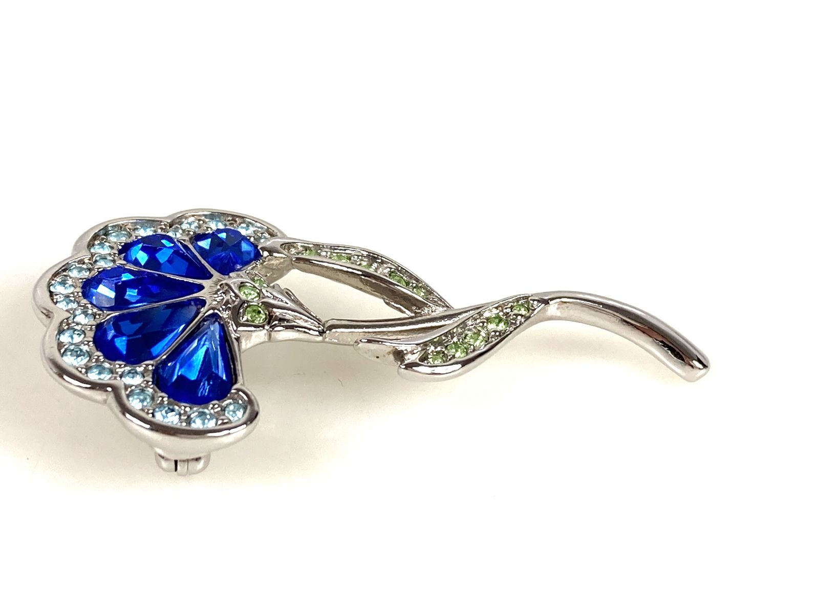スワロフスキー SWAROVSKI クリスタル フラワー/花 ブローチ ブルー系