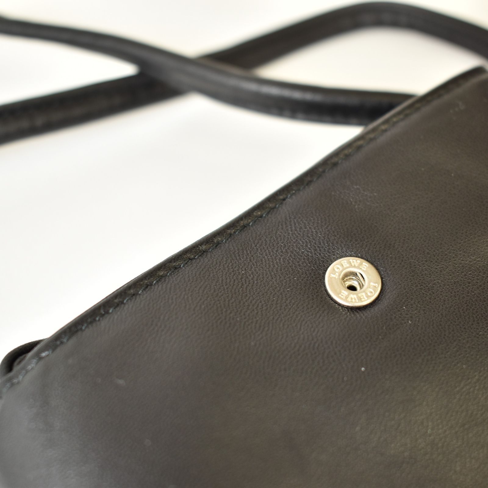 LOEWE ロエベ アナグラム ナッパ レザー ショルダーバッグ ポシェット