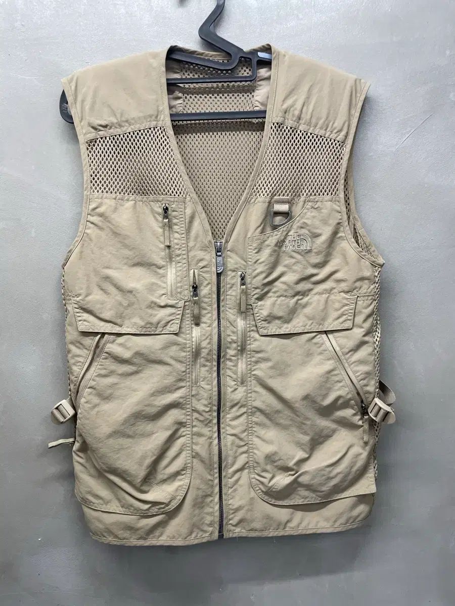 THE NORTH FACE ザノースフェイス 釣り ベスト ベージュM 95