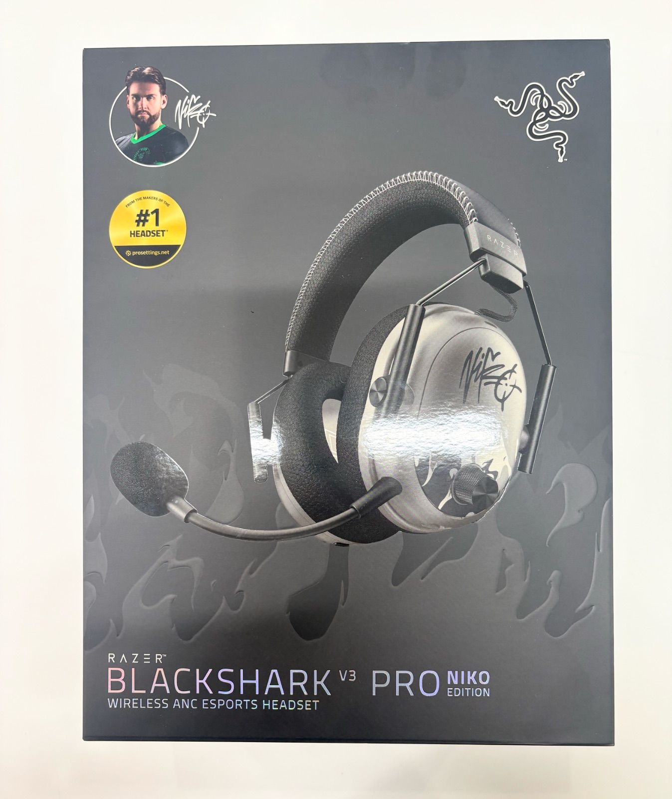 【新品未開封】Razer BLACKSHARK V3 NIKO EDITION