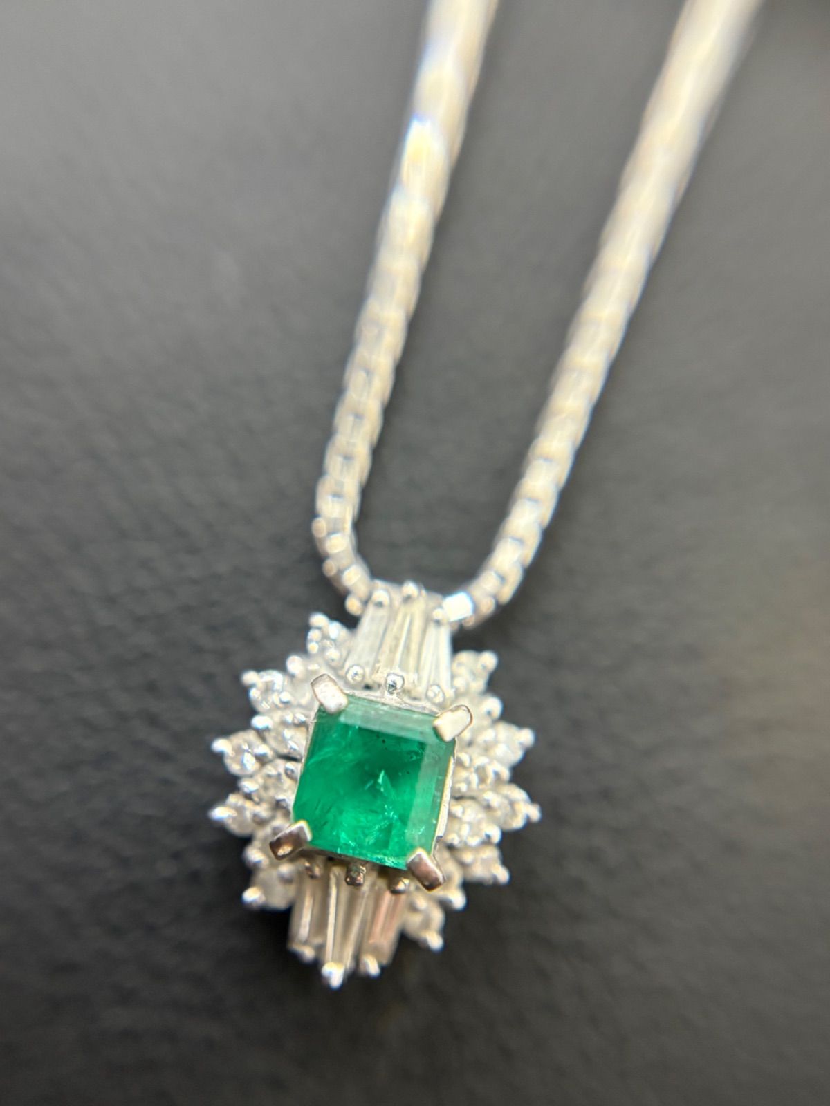 pt900 pt850 プラチナ エメラルド0.32ct ダイヤモンド0.22ctネックレス