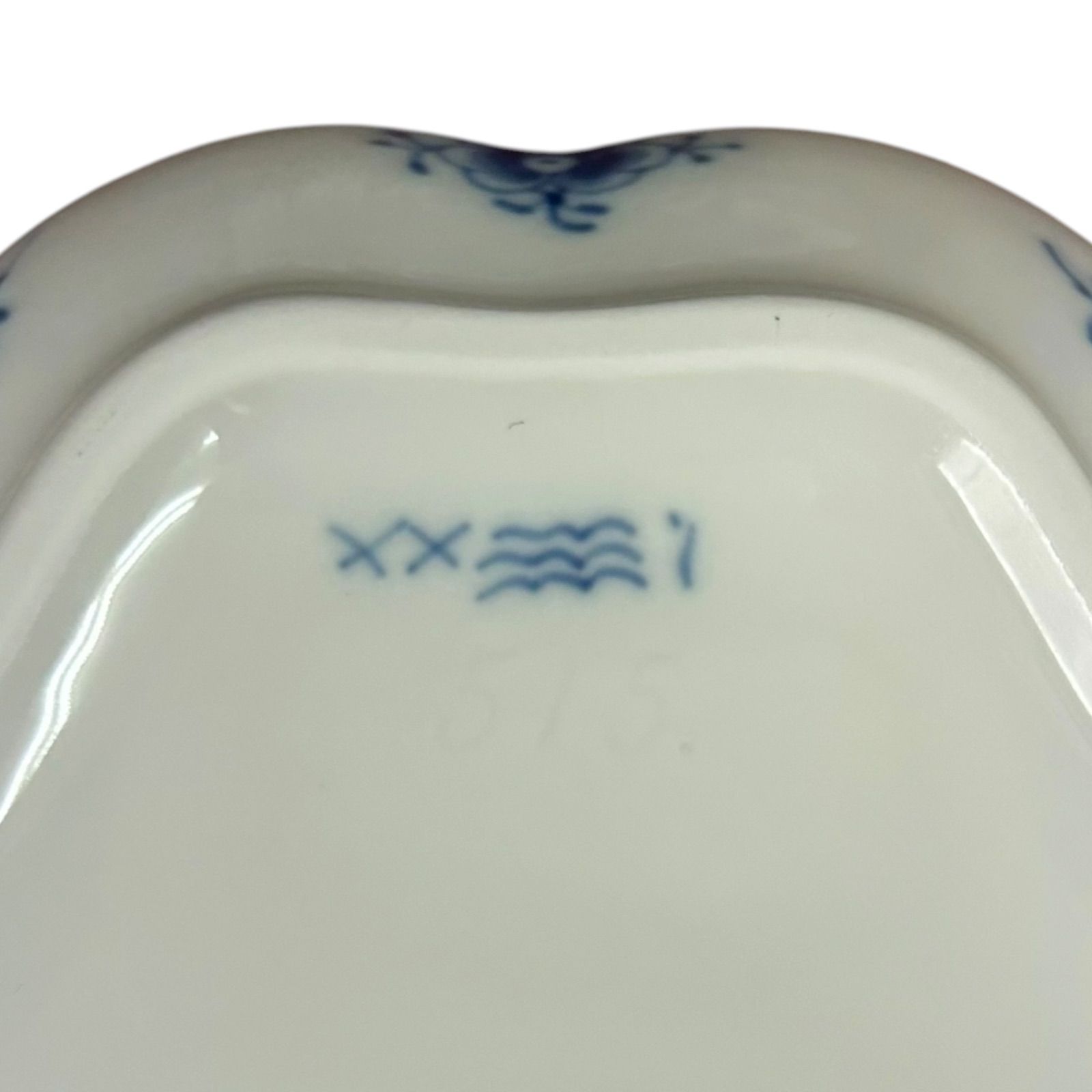 ロイヤルコペンハーゲン 食器 皿 三角形 ホワイト ブルー - メルカリ
