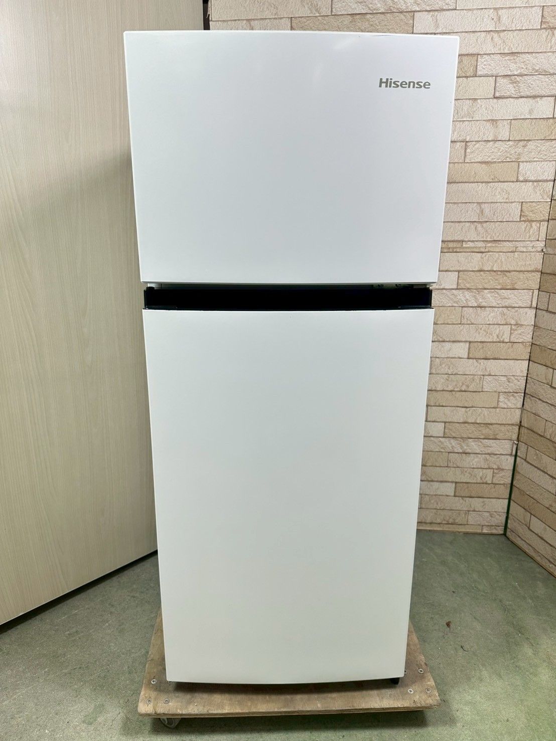 大阪送料無料★3か月保障★ハイセンス★2023年★HR-B12E2W★OR120 大阪・尼崎配送設置無料☆3か月保障付き☆冷蔵庫☆ハイセンス☆2ドア
