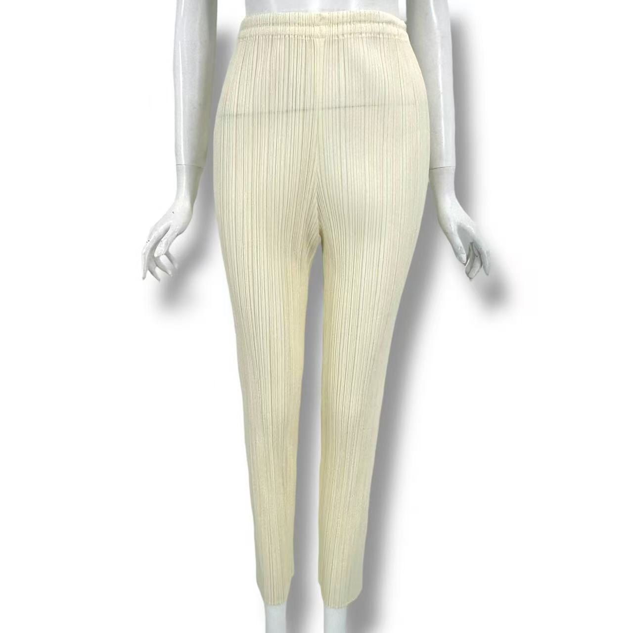 極美品 ISSEY MIYAKE イッセイミヤケ PLEATS PLEASE プリーツプリーズ