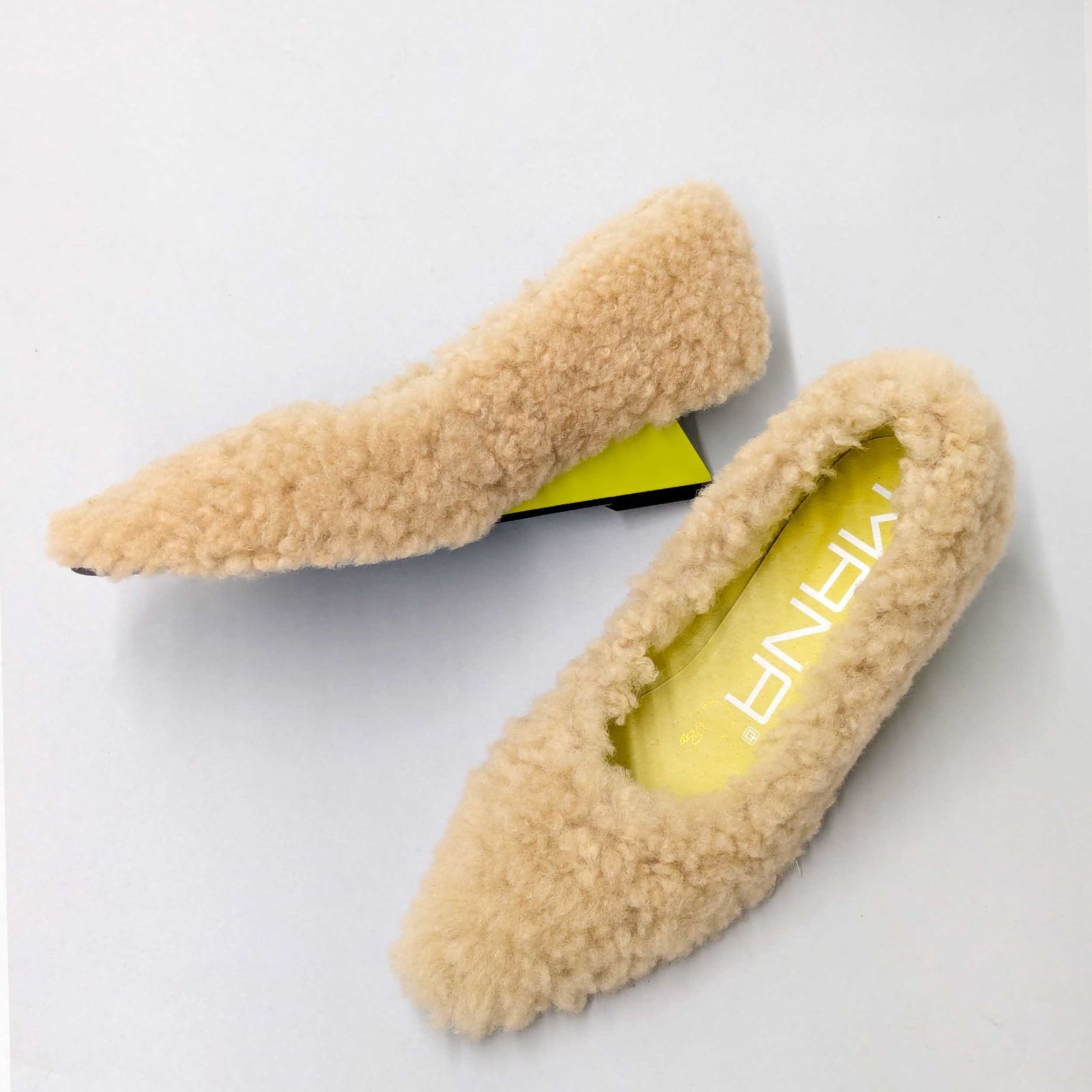 新品・未使用】MANA（マナ）541165 Cozコラボ ムートン・パンプス