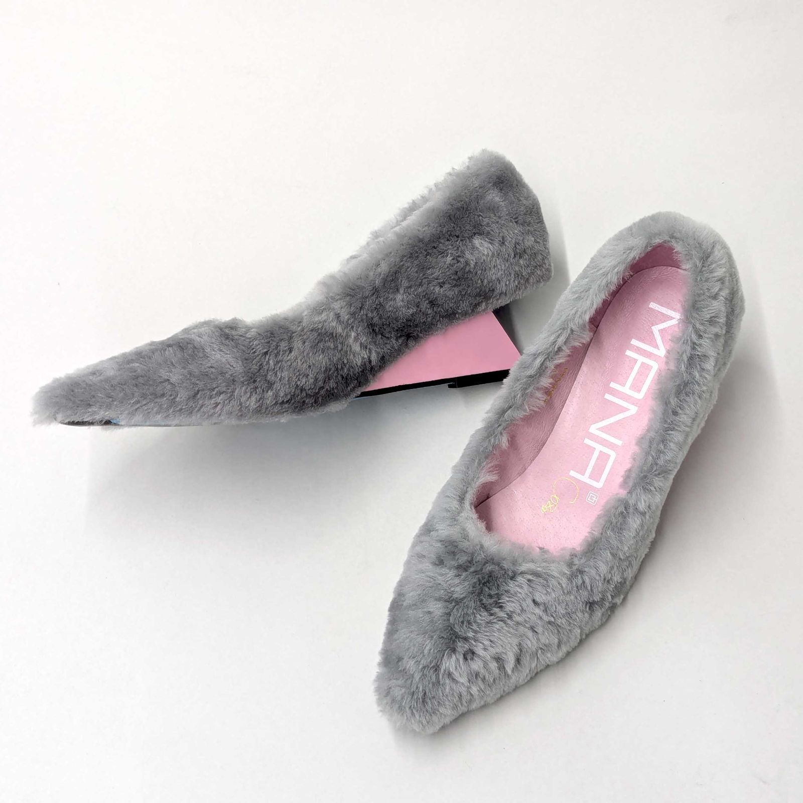 新品・未使用】MANA（マナ）541165 Cozコラボ ムートン・パンプス