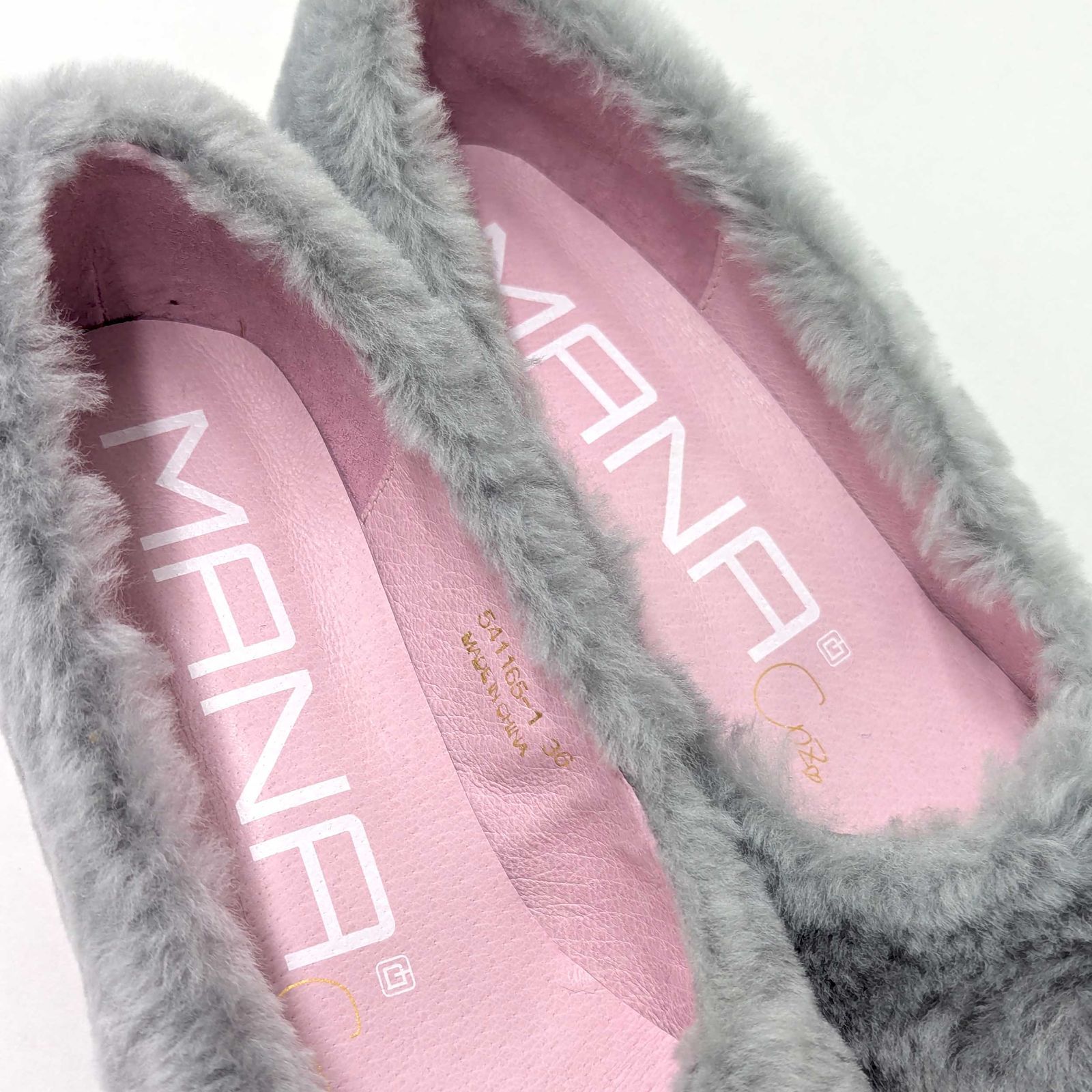 MANA ムートン・パンプス 40 新品・未使用】MANA（マナ）541165 Cozコラボ ムートン・パンプス