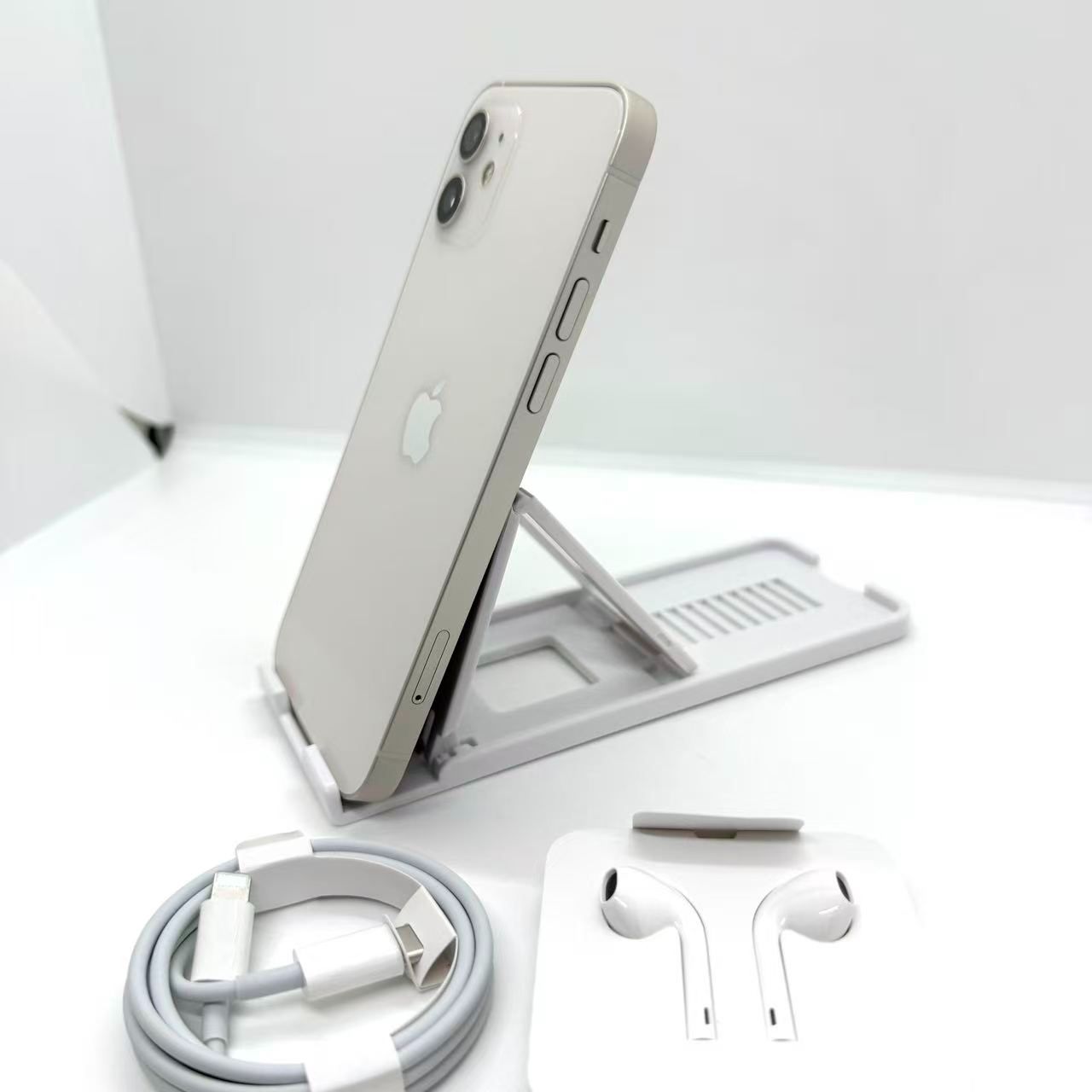 未使用 iPhone 12 64GB ホワイト SIMフリー - メルカリ