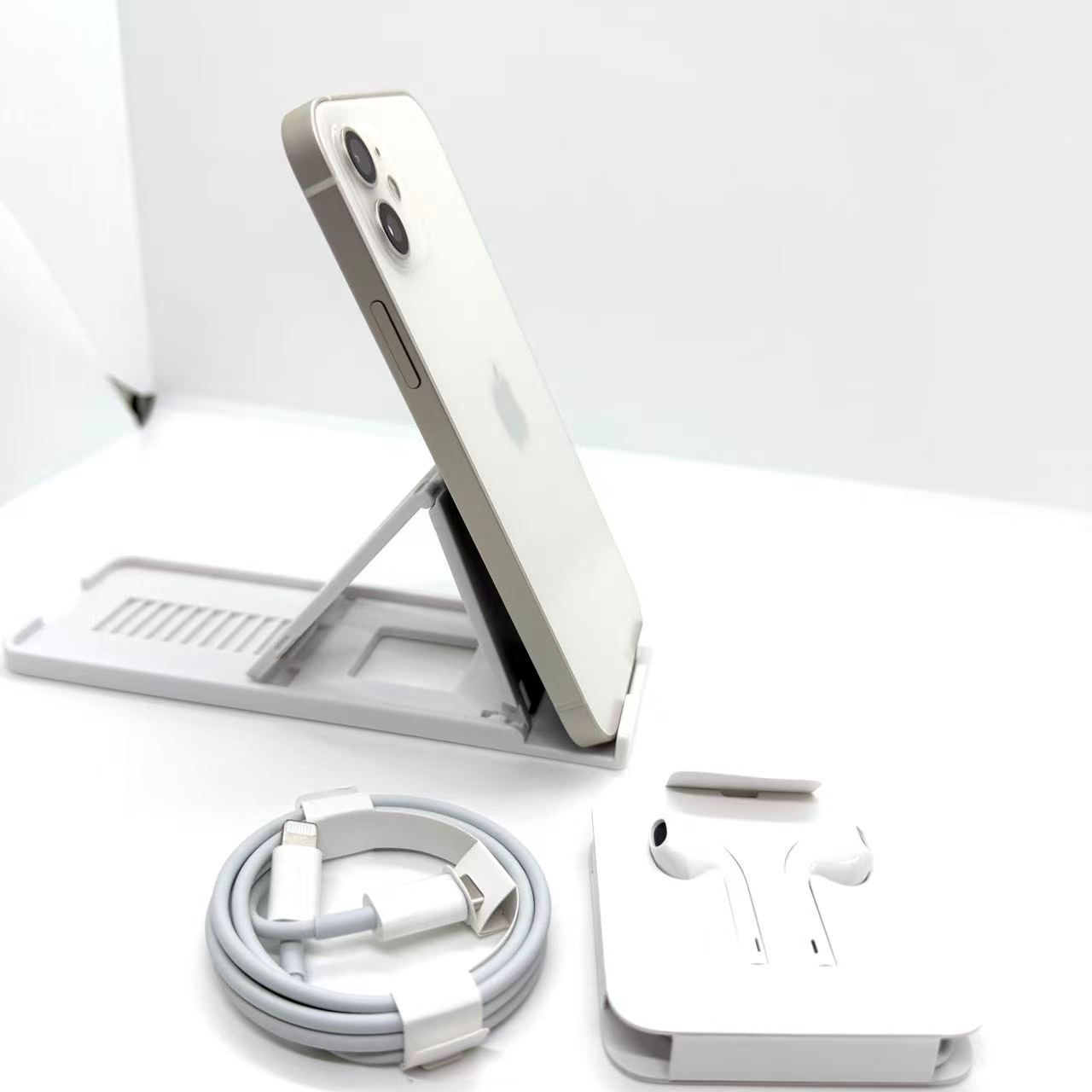 未使用 iPhone 12 64GB ホワイト SIMフリー - メルカリ