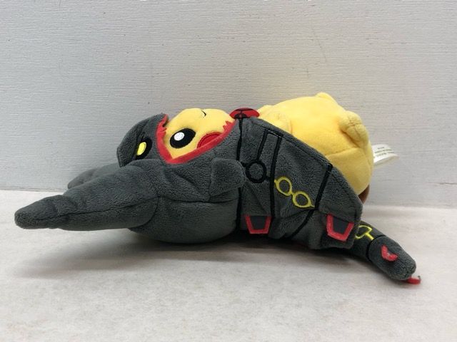 希少・レア☆黒いレックウザポンチョを着たピカチュウ ぬいぐるみ