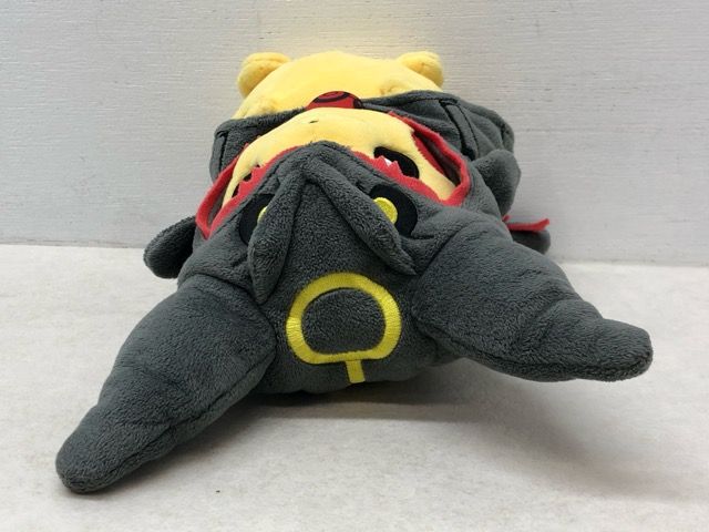 希少・レア☆黒いレックウザポンチョを着たピカチュウ ぬいぐるみ