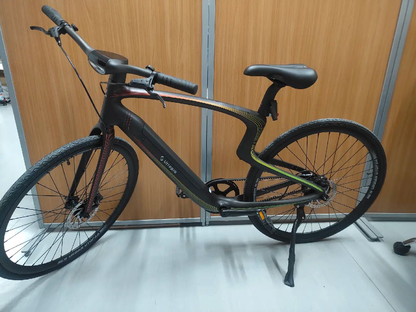 E-bike フルカーボン GPS搭載 指紋認証 ベルトドライブ スポーツバイク 軽量15kg 最大100km走行 電動アシスト自転車 Urtopia Carbon 1