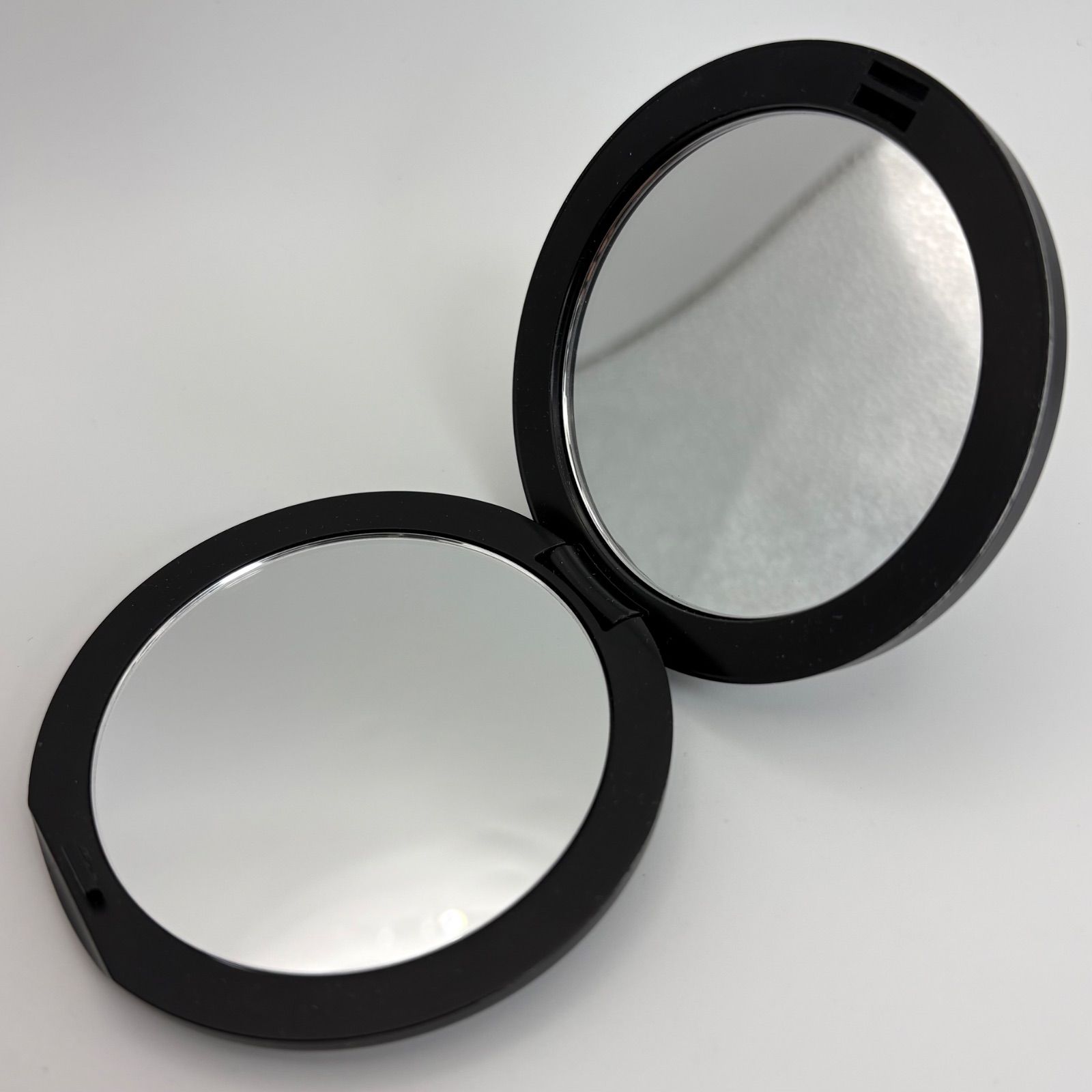 Dior ディオール ノベルティ コンパクトミラー 鏡 キルティング調 黒