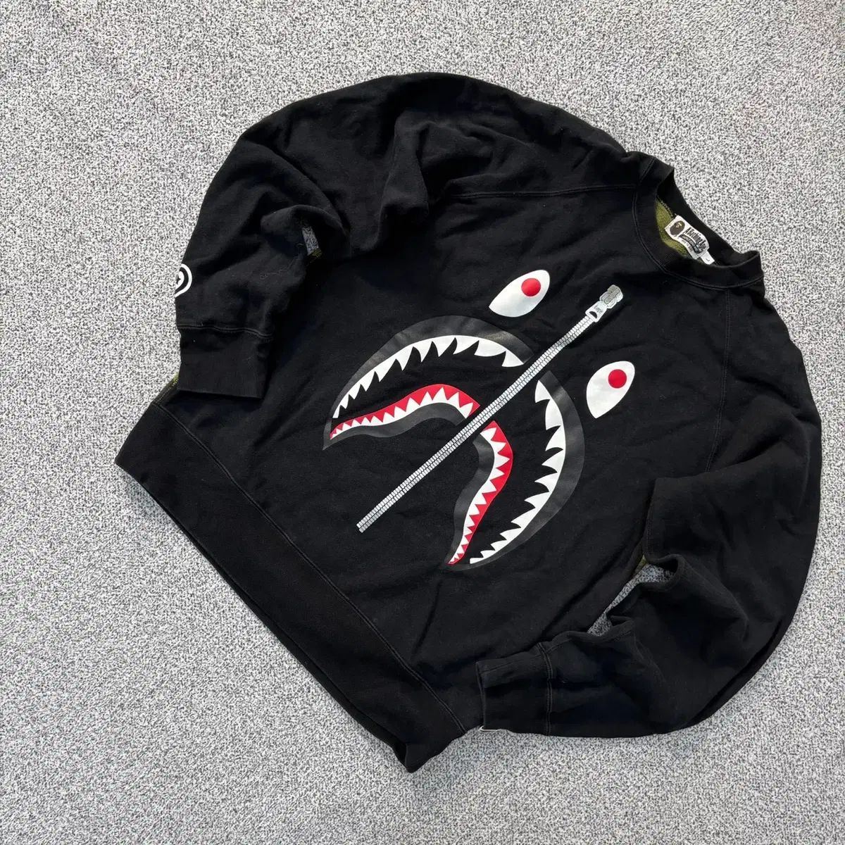 L A BATHING APE アベイシングエイプ シャーク スウェット 0622J1