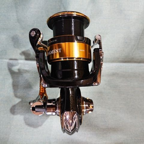 DAIWA ダイワ 22トーナメントISO 3000XH-LBD スピニングリール - メルカリ