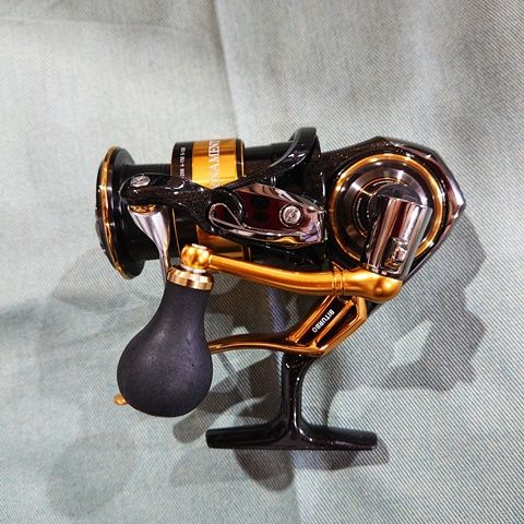 DAIWA ダイワ 22トーナメントISO 3000XH-LBD スピニングリール - メルカリ