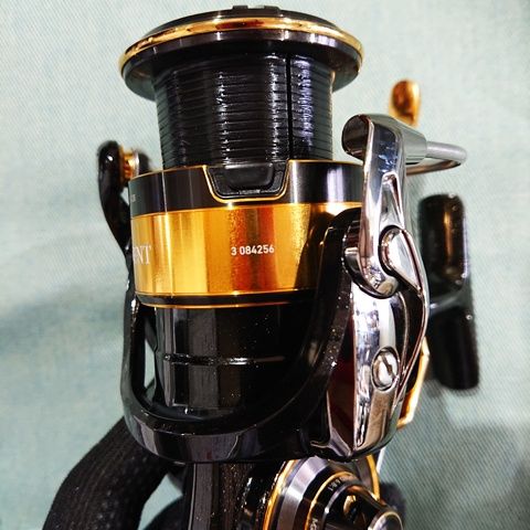 DAIWA ダイワ 22トーナメントISO 3000XH-LBD スピニングリール - メルカリ