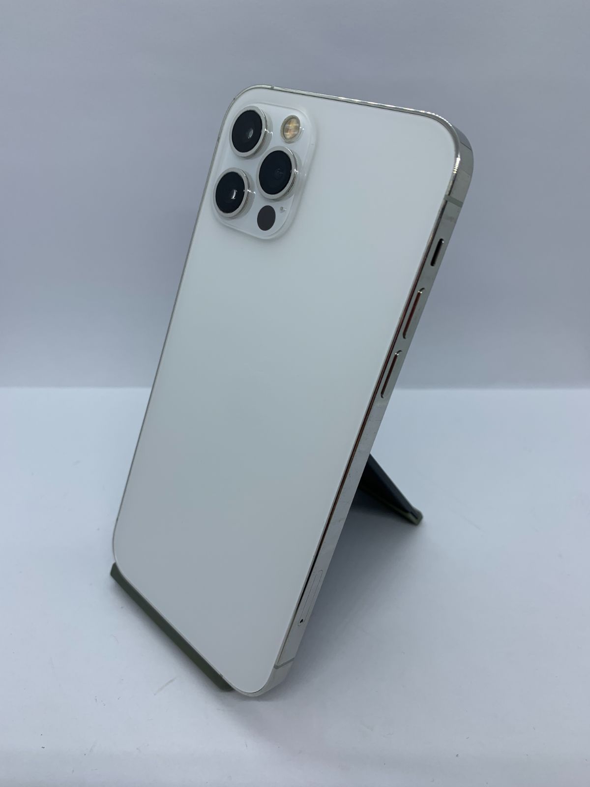 中古・フレームキズ有・バッテリー劣化】iPhone 12 Pro 128GB シルバー