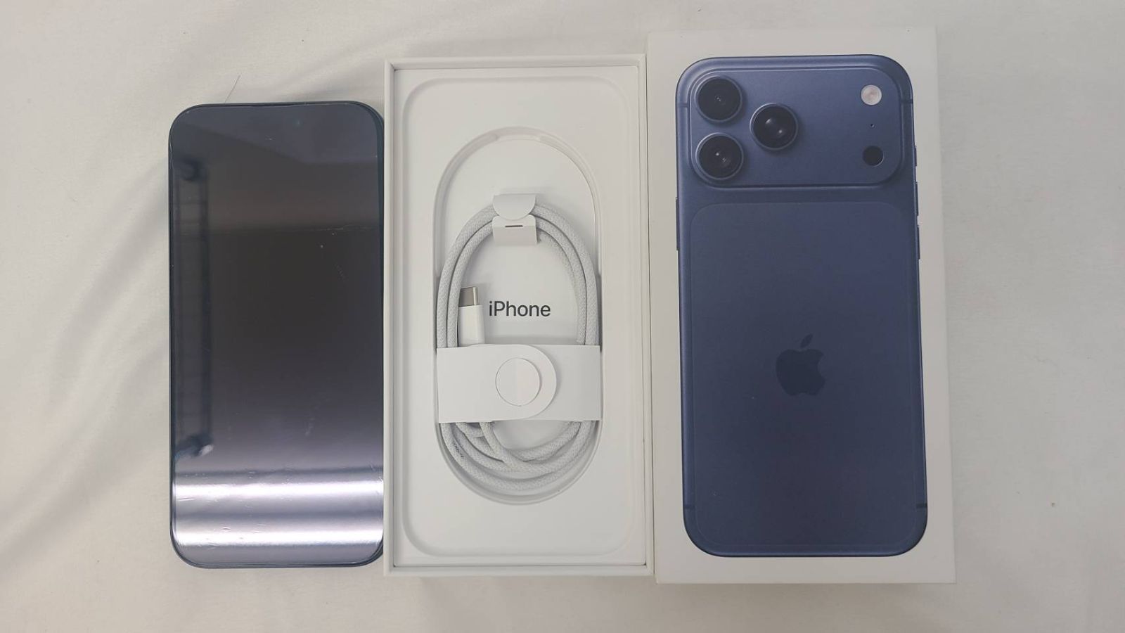 K【中古美品】iPhone17 promax 256GB ディープブルー SIMフリー バッテリー最大100% 充放電131回