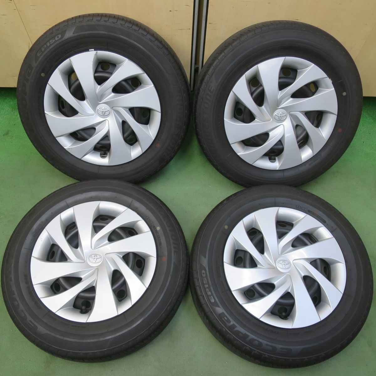 キレイ◎トヨタ ヤリス 純正 スチール 175/70R14 ブリヂストン エコピア EP150 14インチ PCD100/4H◎6061509イノ