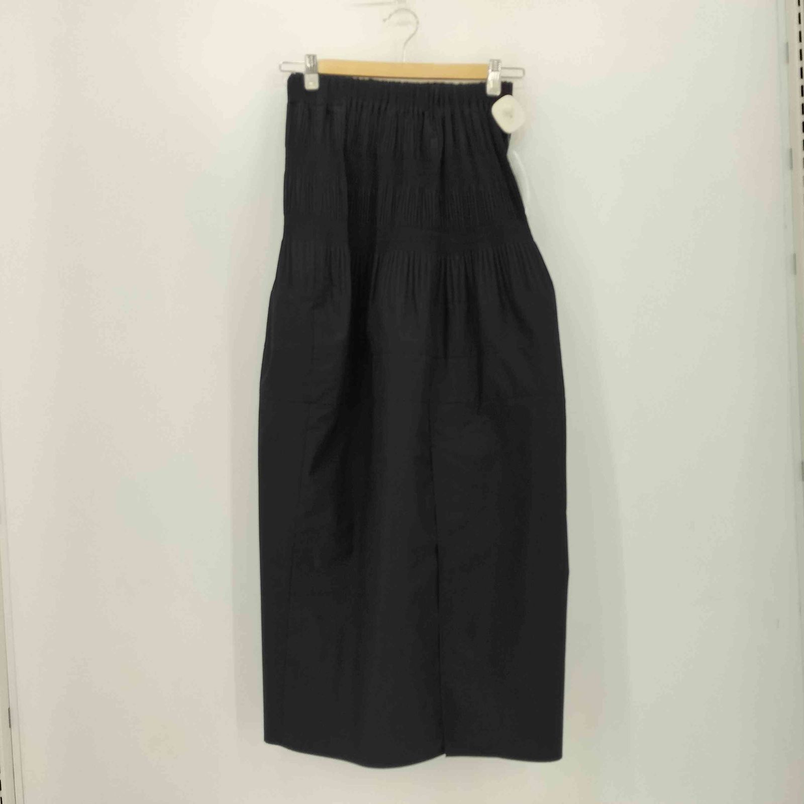 マメクロゴウチ Mame Kurogouchi 25SS Micro Pleats Round Silhousette