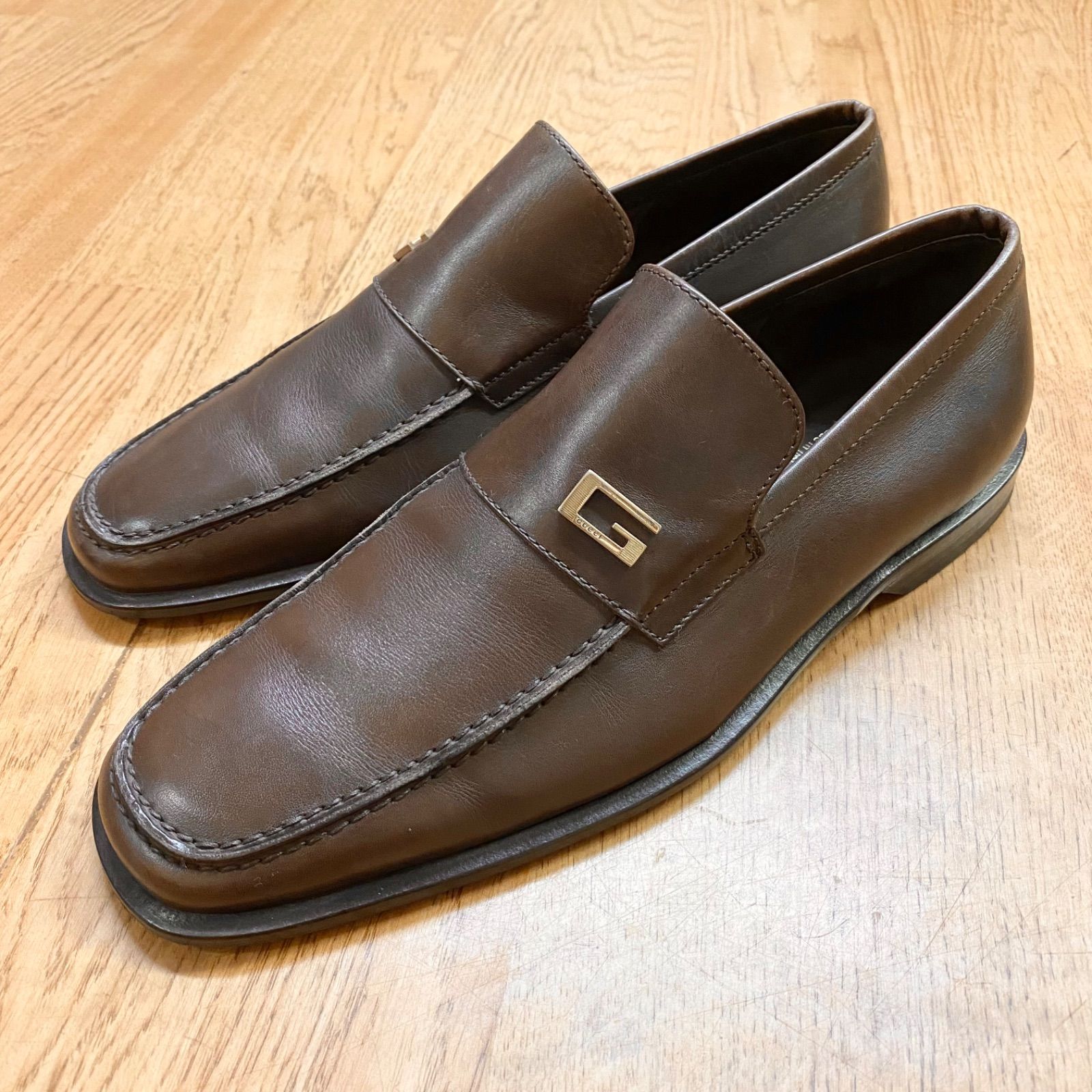 《イタリア製》 GUCCI グッチ ビジネスシューズ ローファー 革靴 本革 レザー ブラウン ロゴプレート メンズ 26.5cm 41 1/2
