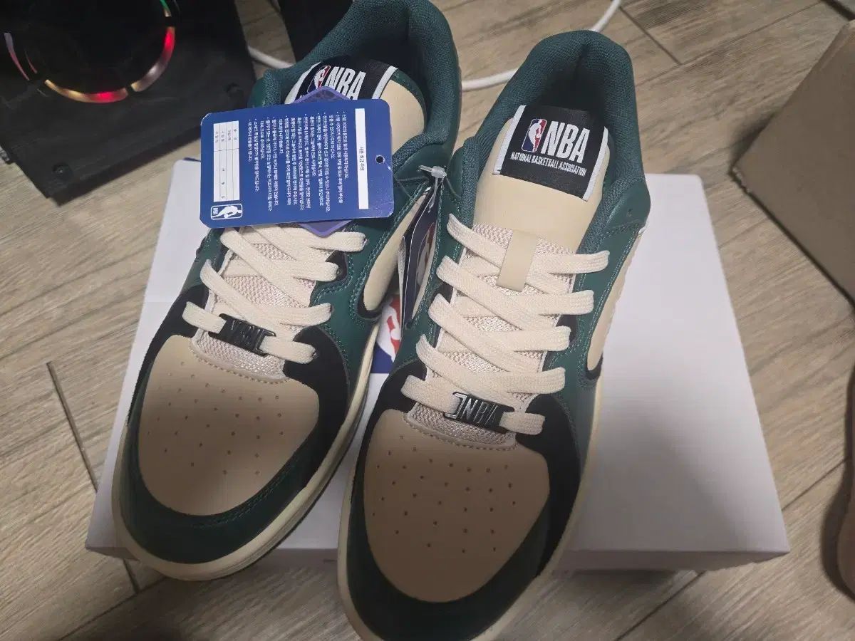 NBAスニーカー