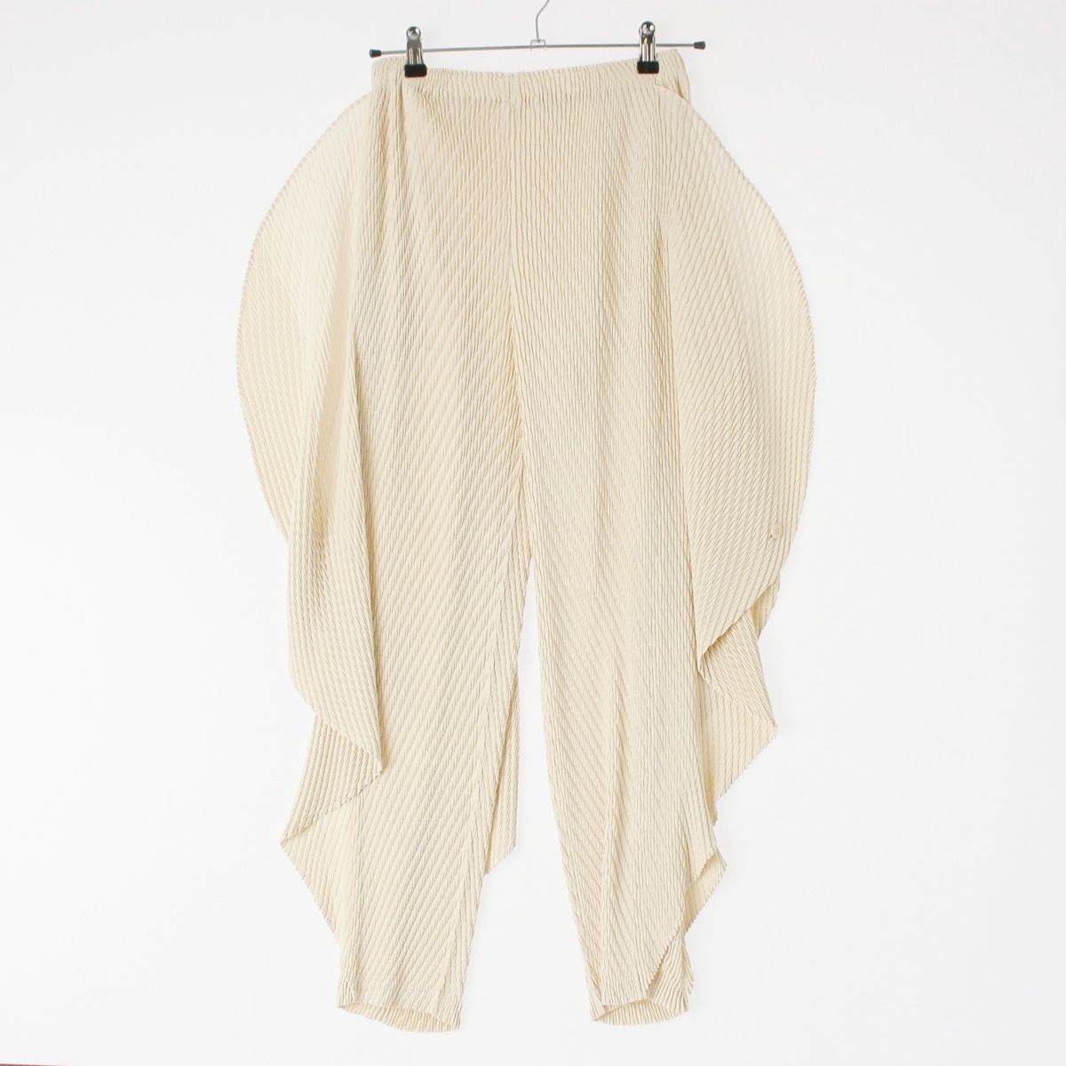 イッセイミヤケ ORBICULAR PLEATS イージー パンツ IM43FF146 アイボリー 2【中古】