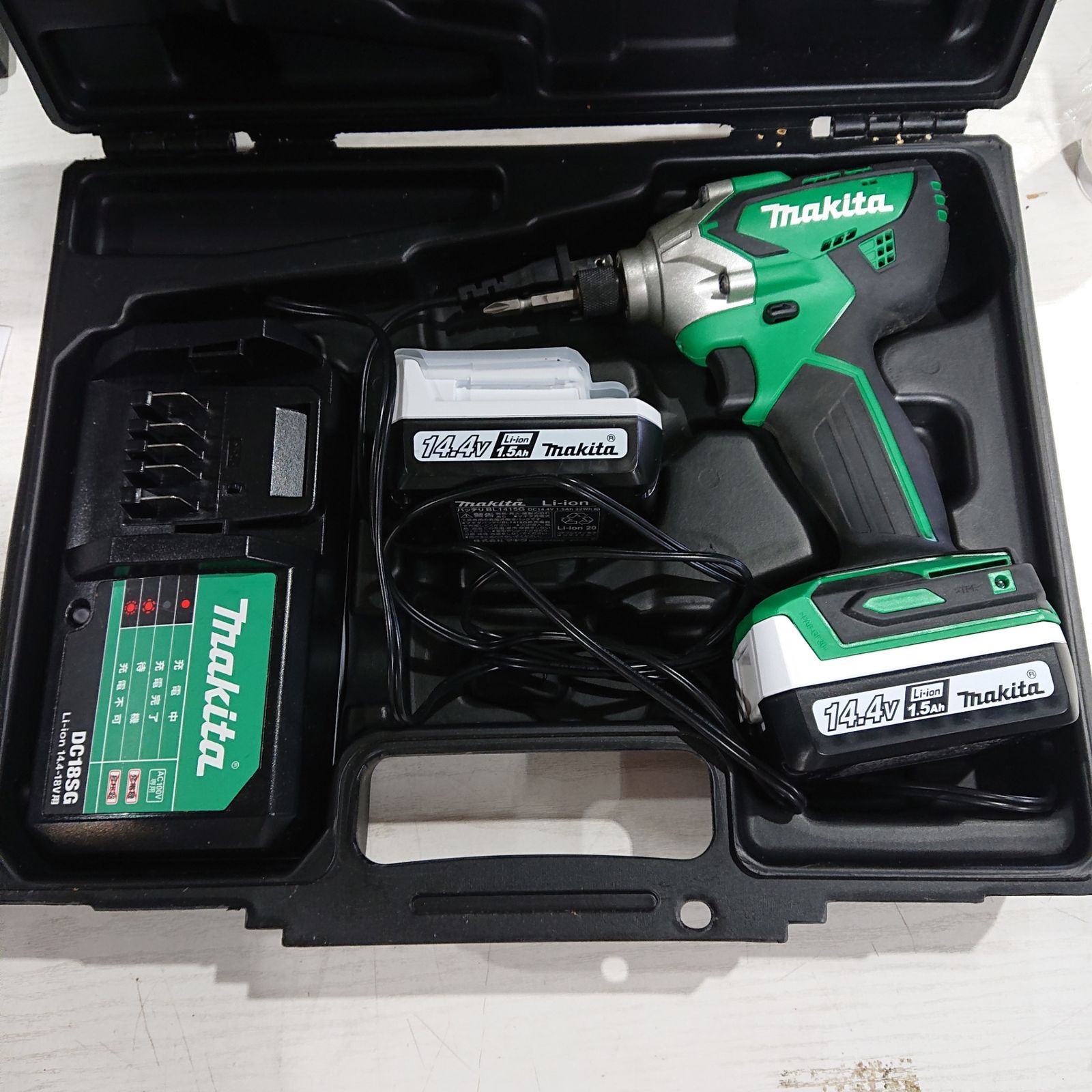 Makita マキタ MTD001D 14.4V 充電式インパクトドライバ