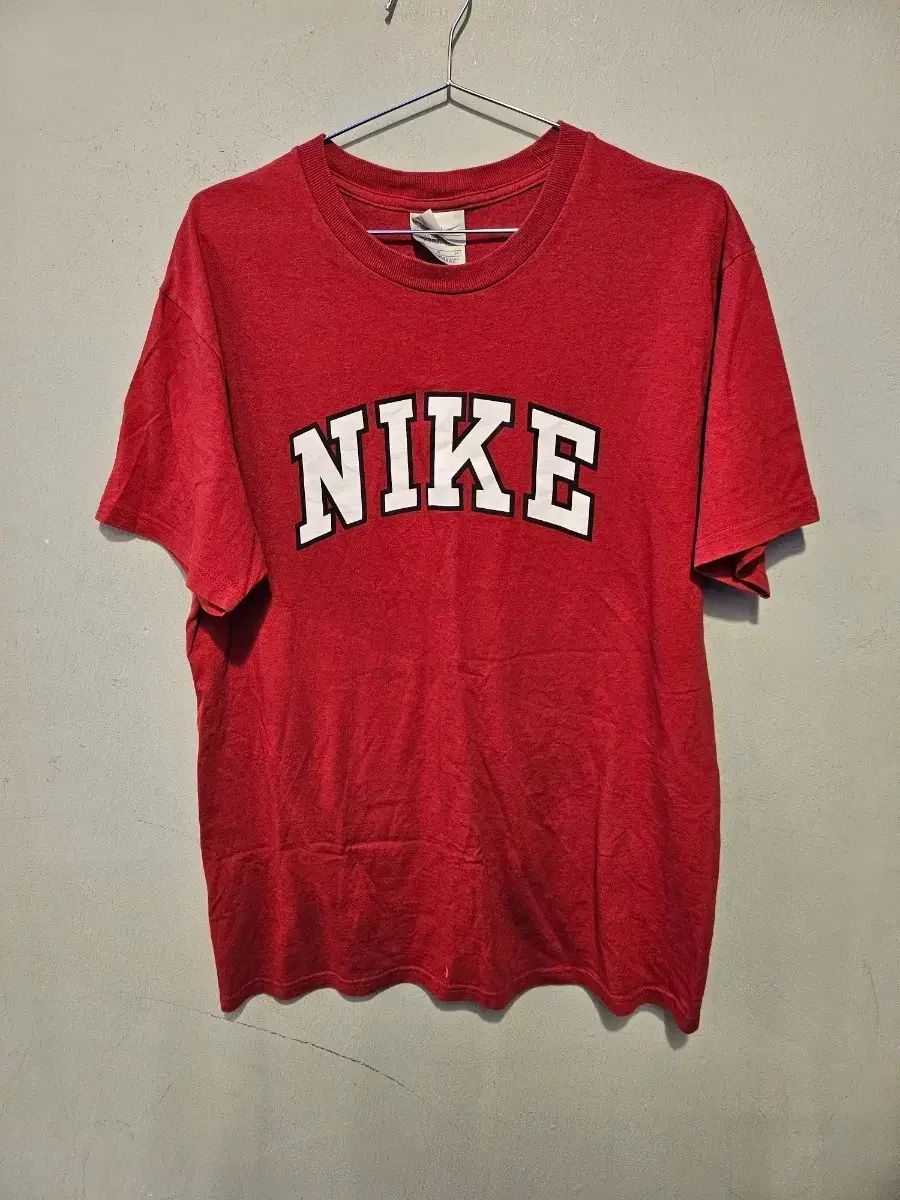ナイキ オールドスクール アーチロゴ 半袖Tシャツ
