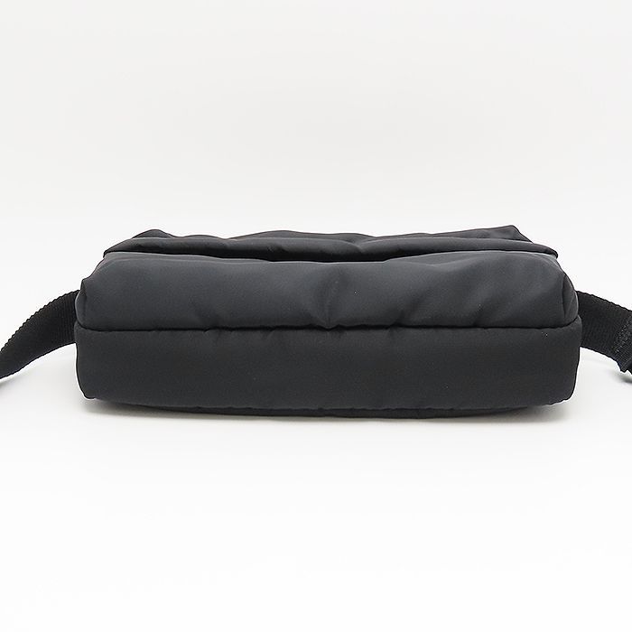 BALENCIAGA エクスプローラー ボンバー ショルダー バッグ 673160