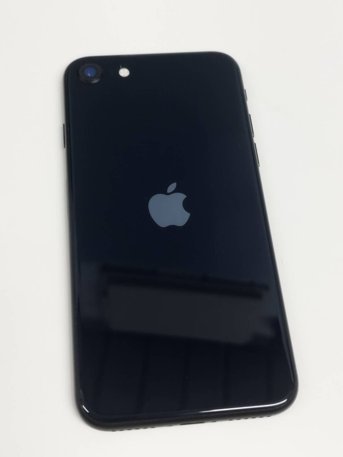 iPhone SE 第3世代 64GB ミッドナイト バッテリー100% - メルカリ