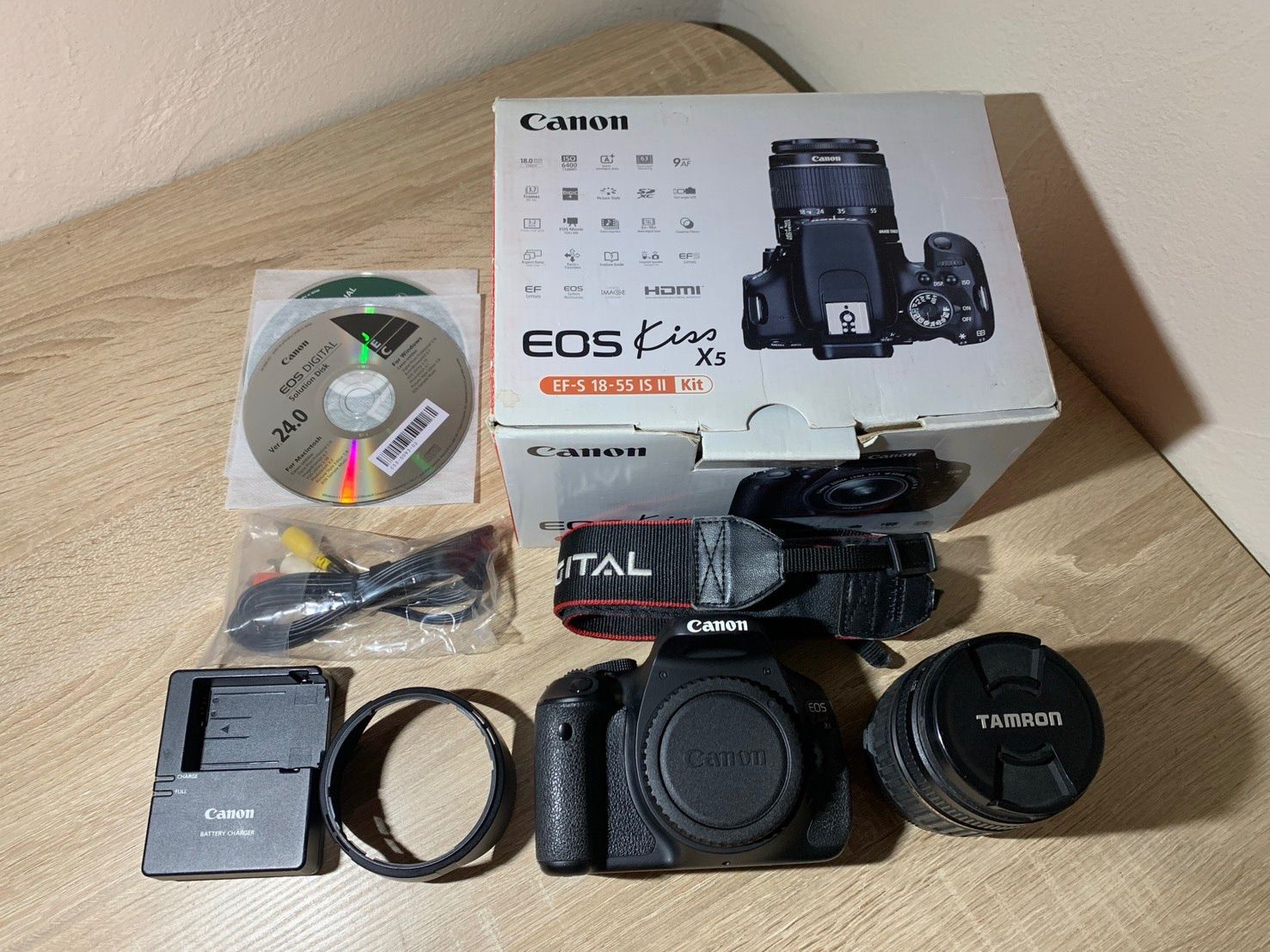 1889 Canon EOS Kiss X5 ブラック ジャンク品【宅】