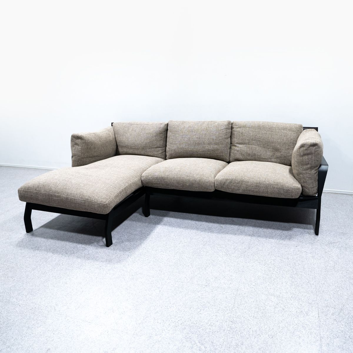 【Bランク】Cassina / カッシーナ / 285 ELORO / エローロ / カウチソファ / 3人掛け / ファブリック / ベージュ系 / ロドルフォ・ドルドーニ / 定価293万円 544,000円