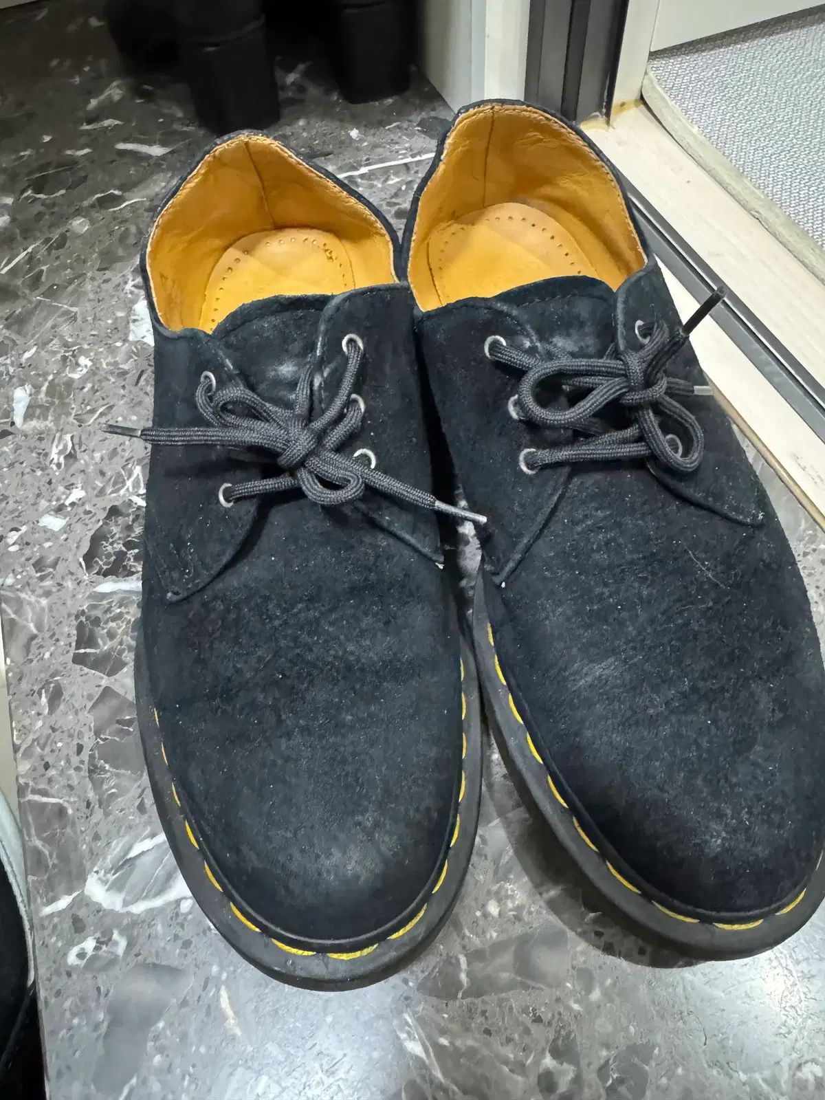 DR. MARTENS (UK8) 21471 スウェード