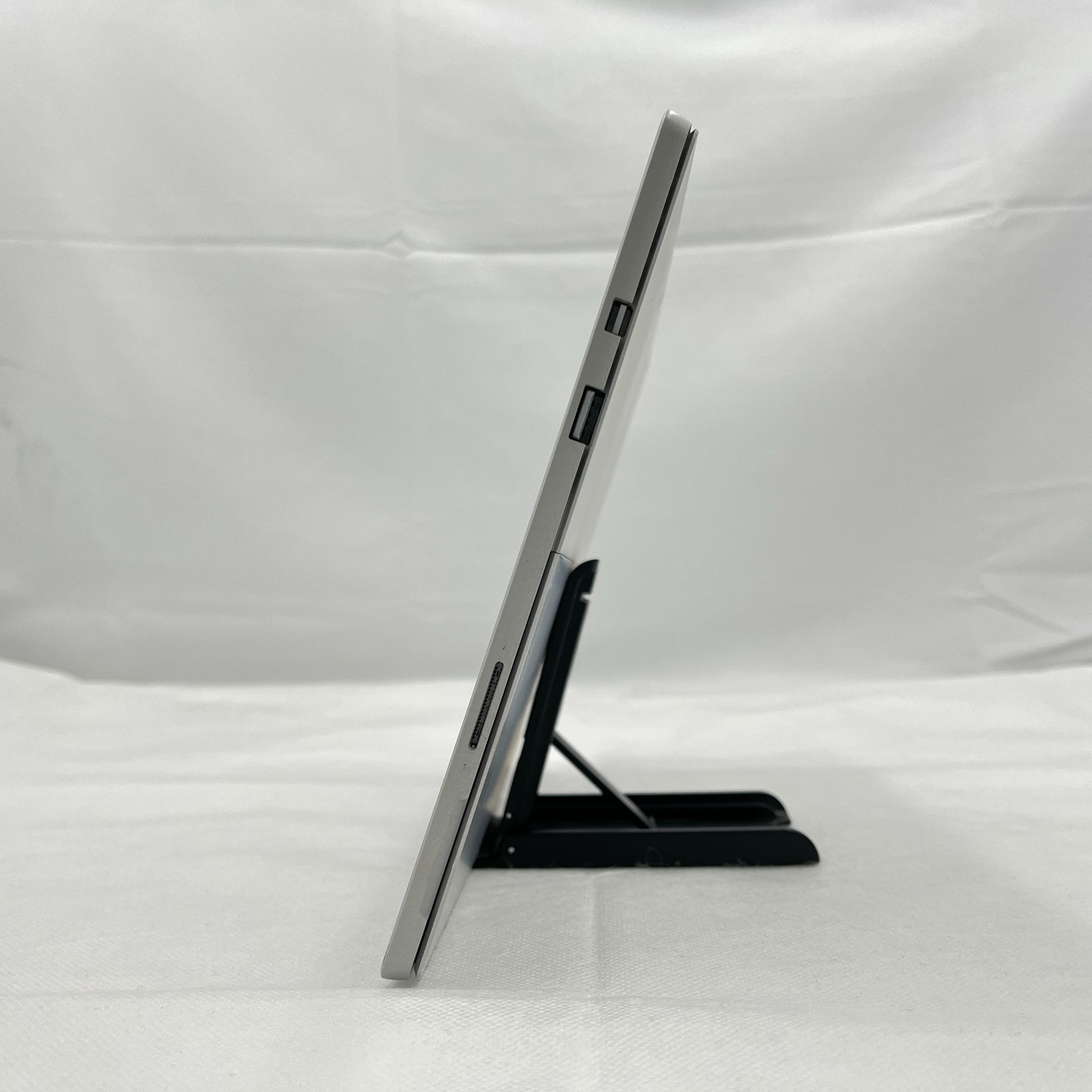 ジャンク Surface Pro 5 (RM1825) 液晶シミ有 - メルカリ